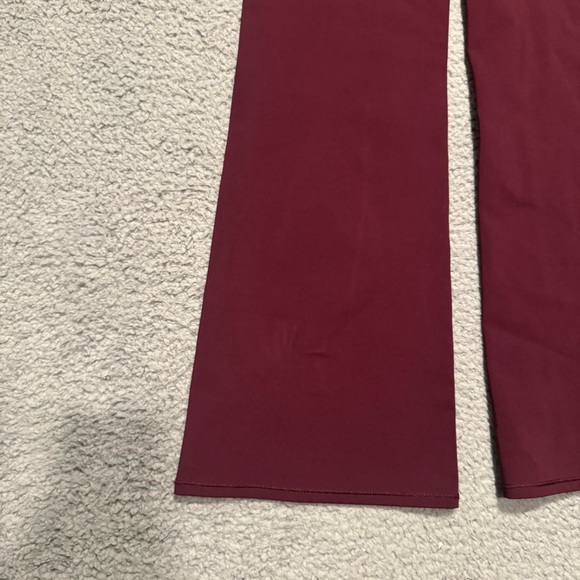 Vuori Chilled Out Bootcut Color Burgundy Size Small x 31” - Picture 5 of 12